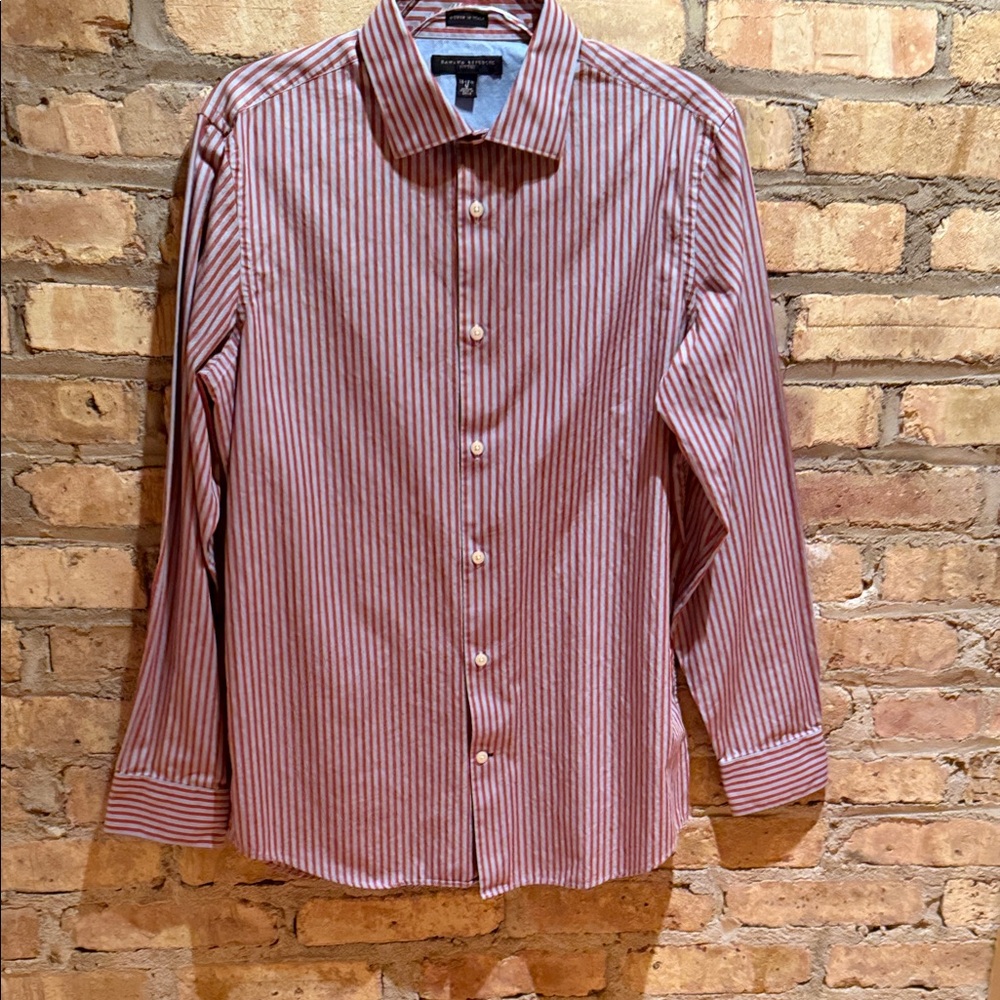 Banana Republic men’s size medium dress shirt woven in Italy